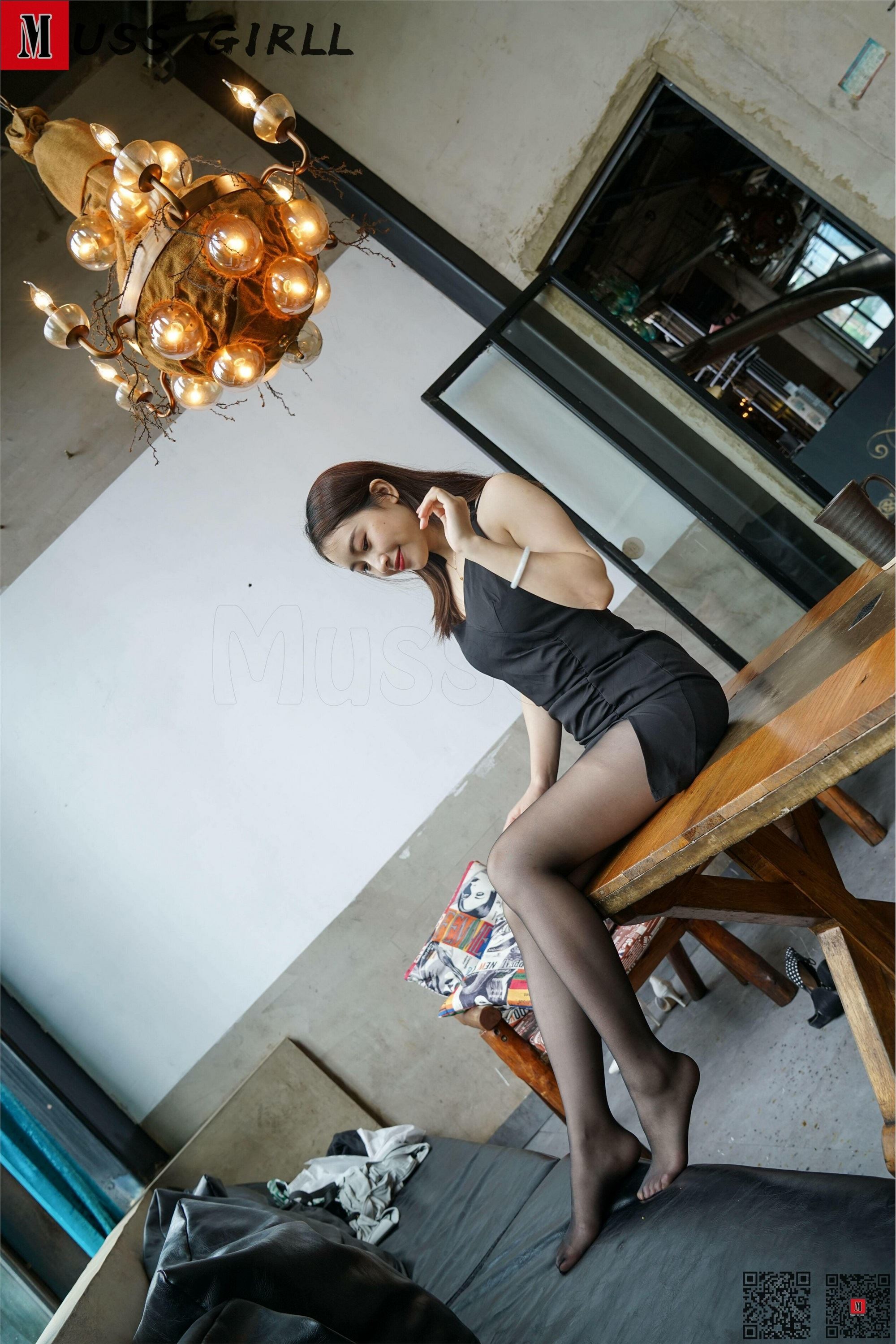 MussGirl慕丝女郎  NO.148 咖啡厅休闲黑丝